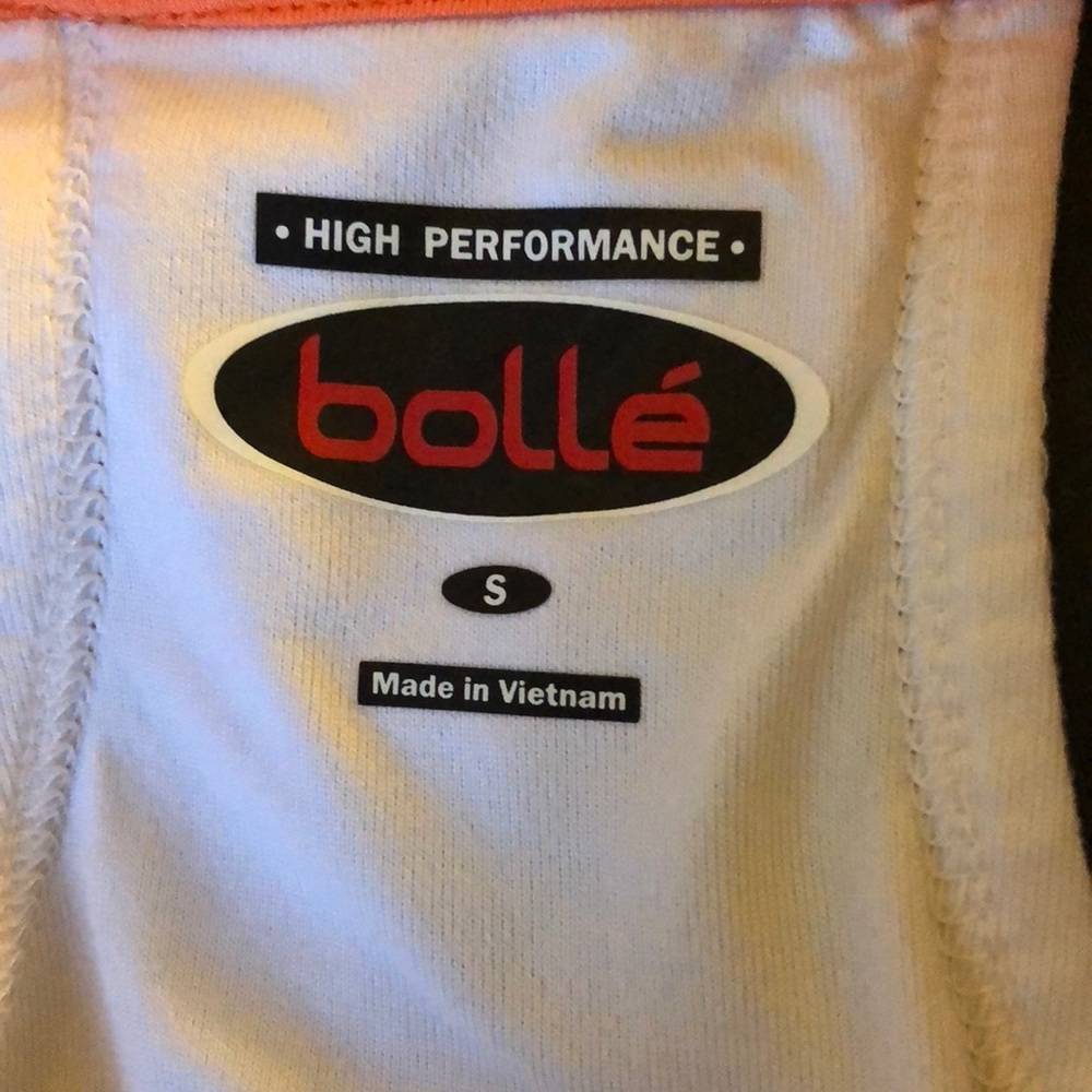 BOLLE HIGH PERFORMANCE WORKOUT TOP - Picture 7 of 8